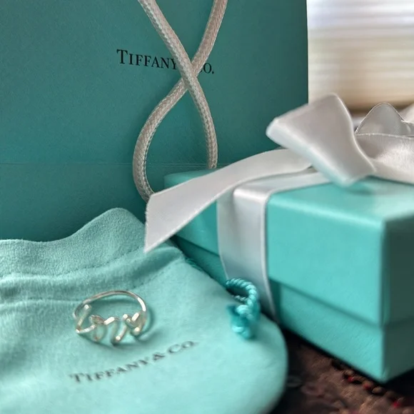 100% Authentic Tiffany Sterling Sliver Paloma Picasso Graffiti Love Ring size 6